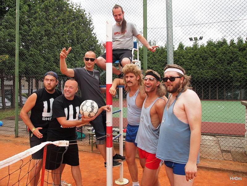 Milovníci hudby a sportu, pozor! Šampionát kapel v nohejbalu startuje už ve středu