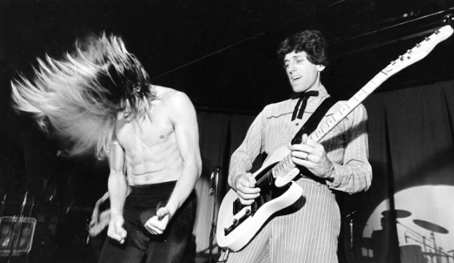 Zemřel kytarista Red Hot Chili Peppers. Jacku Shermanovi bylo 64 let