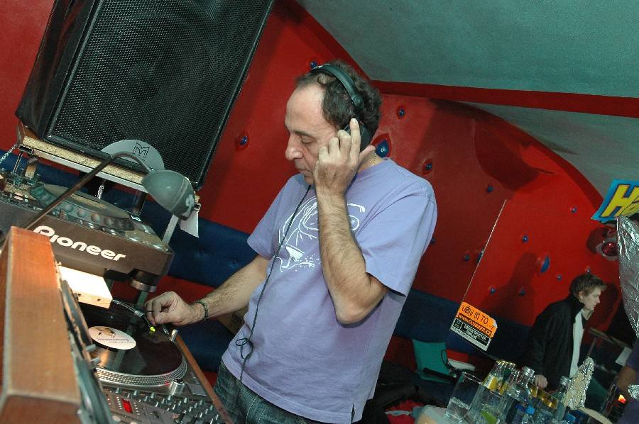 Zemřel José Padilla, legenda chilloutové hudby a fenoménu Café Del Mar