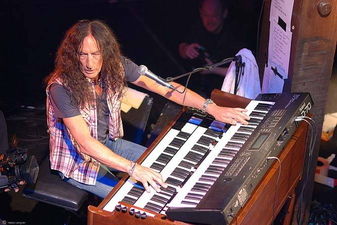 Zemřel Ken Hensley, zakládající člen Uriah Heep