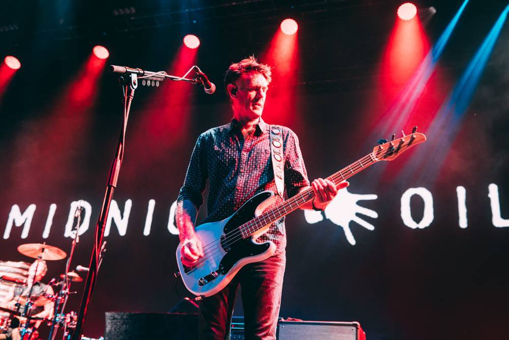 Basista Midnight Oil zemřel. Bones Hillman podlehl rakovině