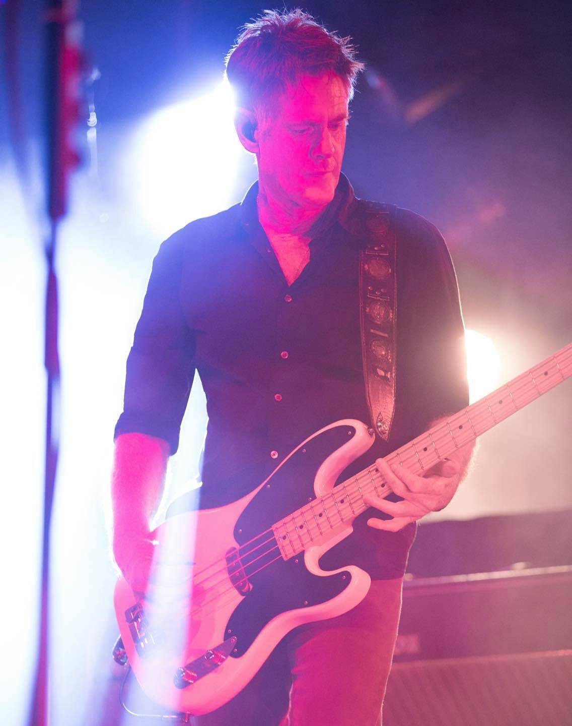 Basista Midnight Oil zemřel. Bones Hillman podlehl rakovině