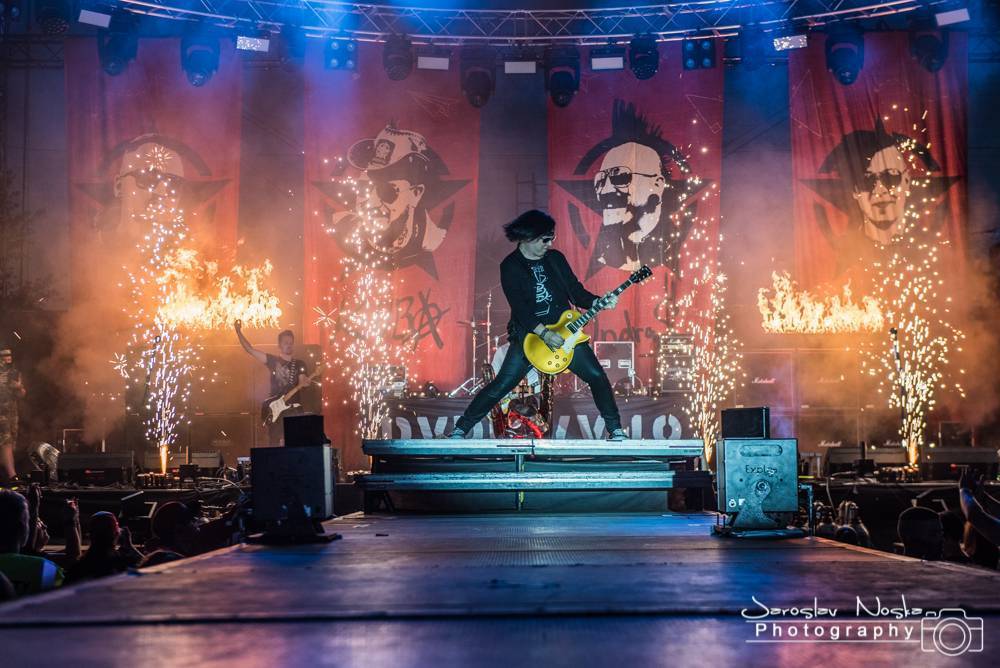 Experiment ve Španělsku se vydařil, účastníci hudebního festivalu se virem nenakazili