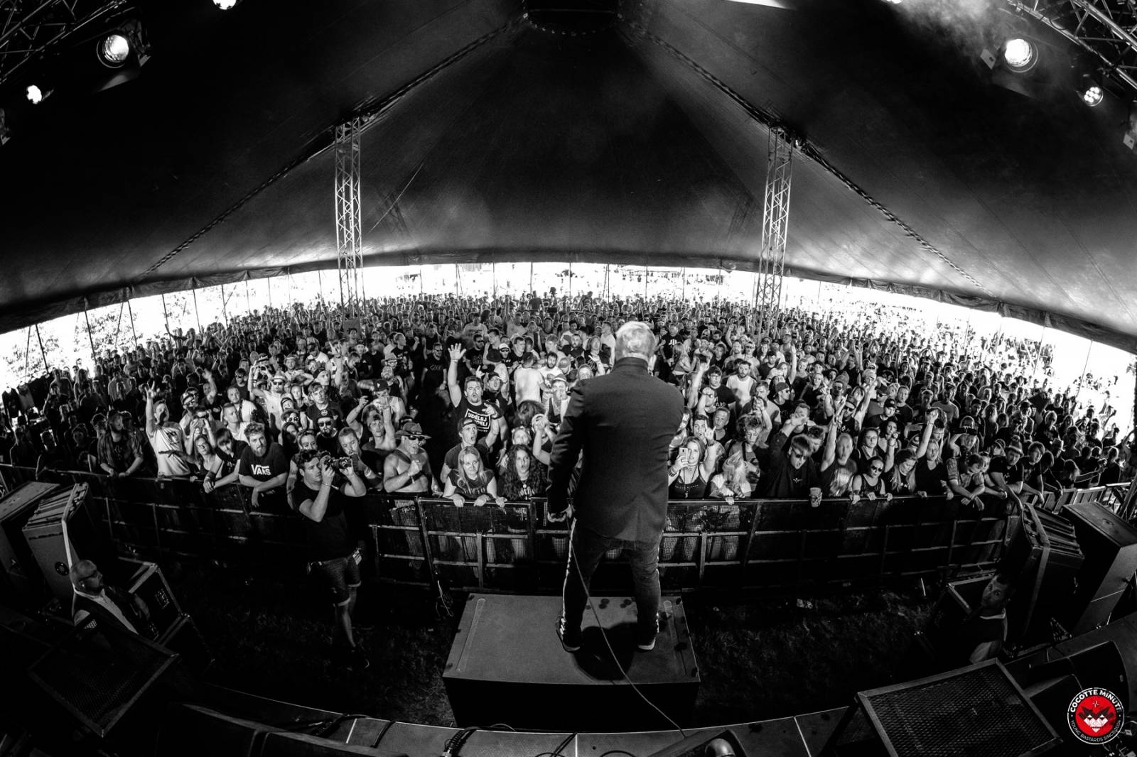 ROCK BLOG | Zeller (Cocotte Minute): Přišel čas rozkopnout dveře a zařvat 