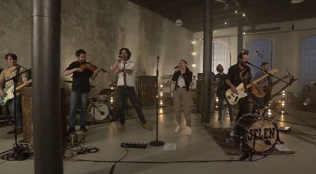 LIVE: Kapela Jelen odehrála energický koncert, pokřtila na něm novou desku