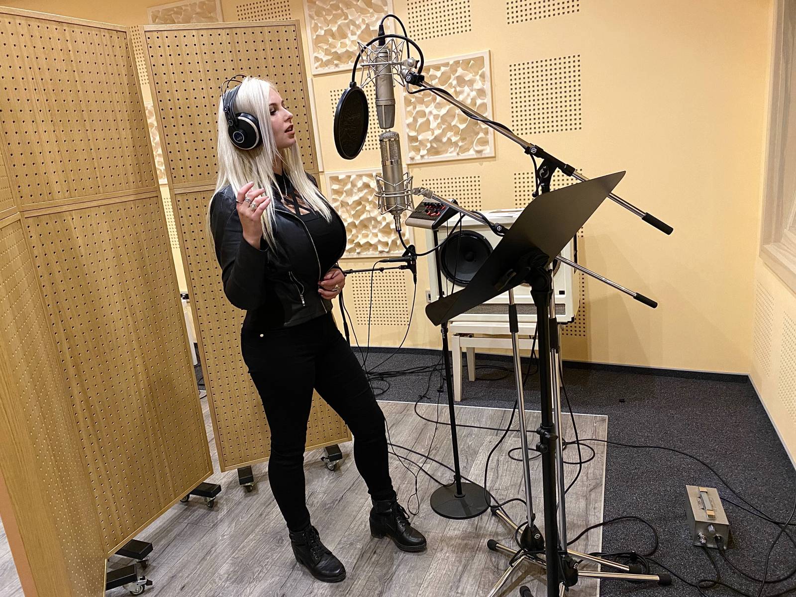 ROCK BLOG | Evžen Hofmann: Natáčení singlu Sunlight v nahrávacím studiu Taurus Records