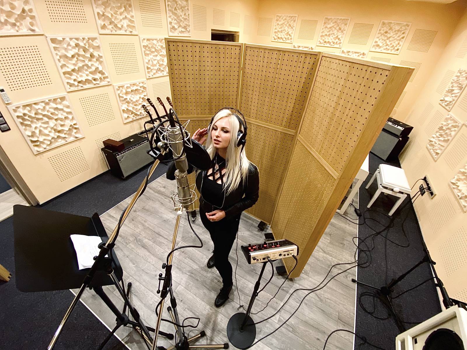 ROCK BLOG | Evžen Hofmann: Natáčení singlu Sunlight v nahrávacím studiu Taurus Records