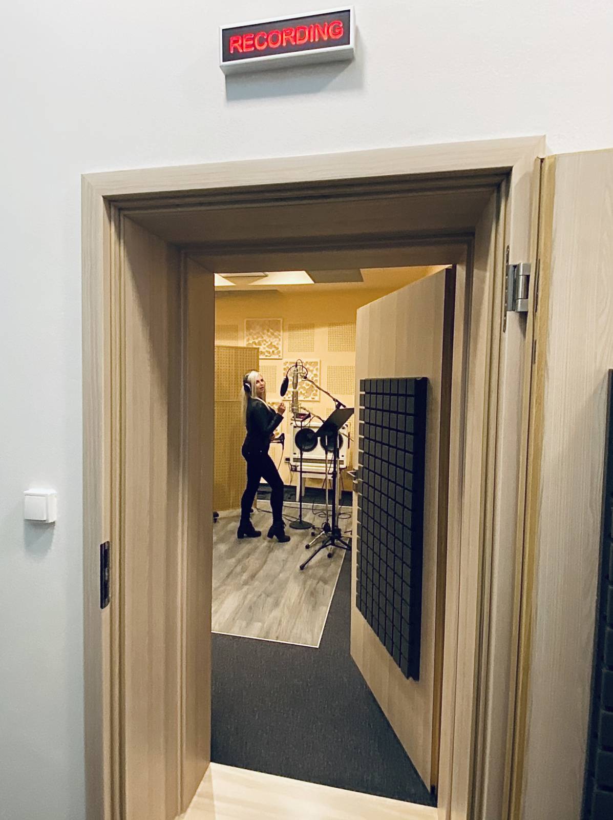 ROCK BLOG | Evžen Hofmann: Natáčení singlu Sunlight v nahrávacím studiu Taurus Records