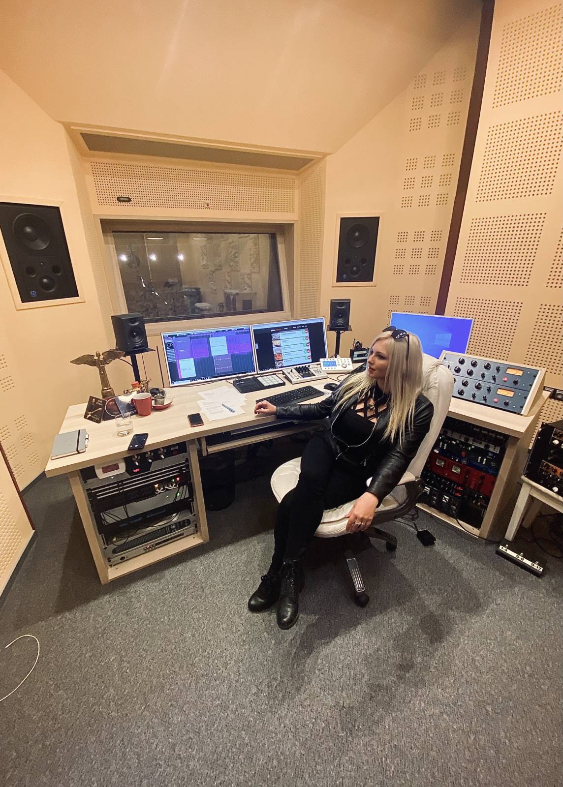 ROCK BLOG | Evžen Hofmann: Natáčení singlu Sunlight v nahrávacím studiu Taurus Records