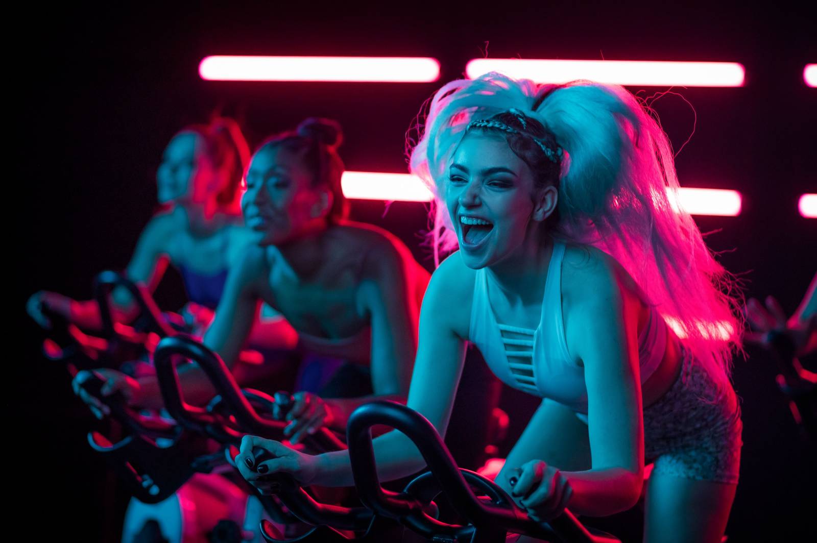 TOP 6 videoklipů týdne: Wohnout zdraví ze zkušebny, UDG chtějí zpět, co se vrátit nedá a Timmy White o vztahu s povrchní dívkou