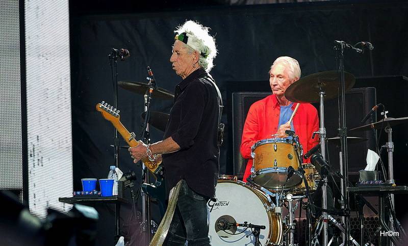 Zemřel Charlie Watts z Rolling Stones, jeden z největších bubeníků své generace