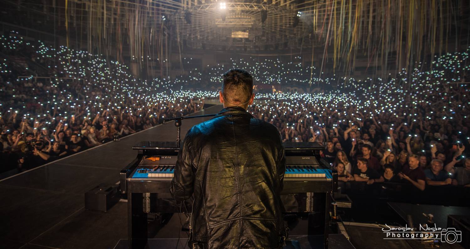 LIVE: Marek Ztracený zavelel k Restartu. Potřetí si splnil sen o vyprodané O2 areně