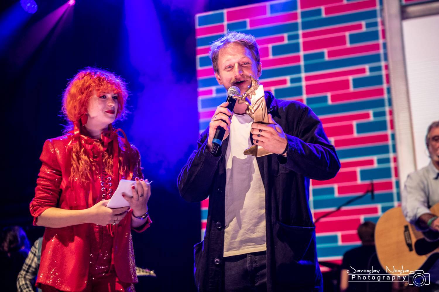 VIDEOROZHOVOR | Žofie Dařbujánová na Žebříku: „Marek Taclík jezdil na naše koncerty na koloběžce,