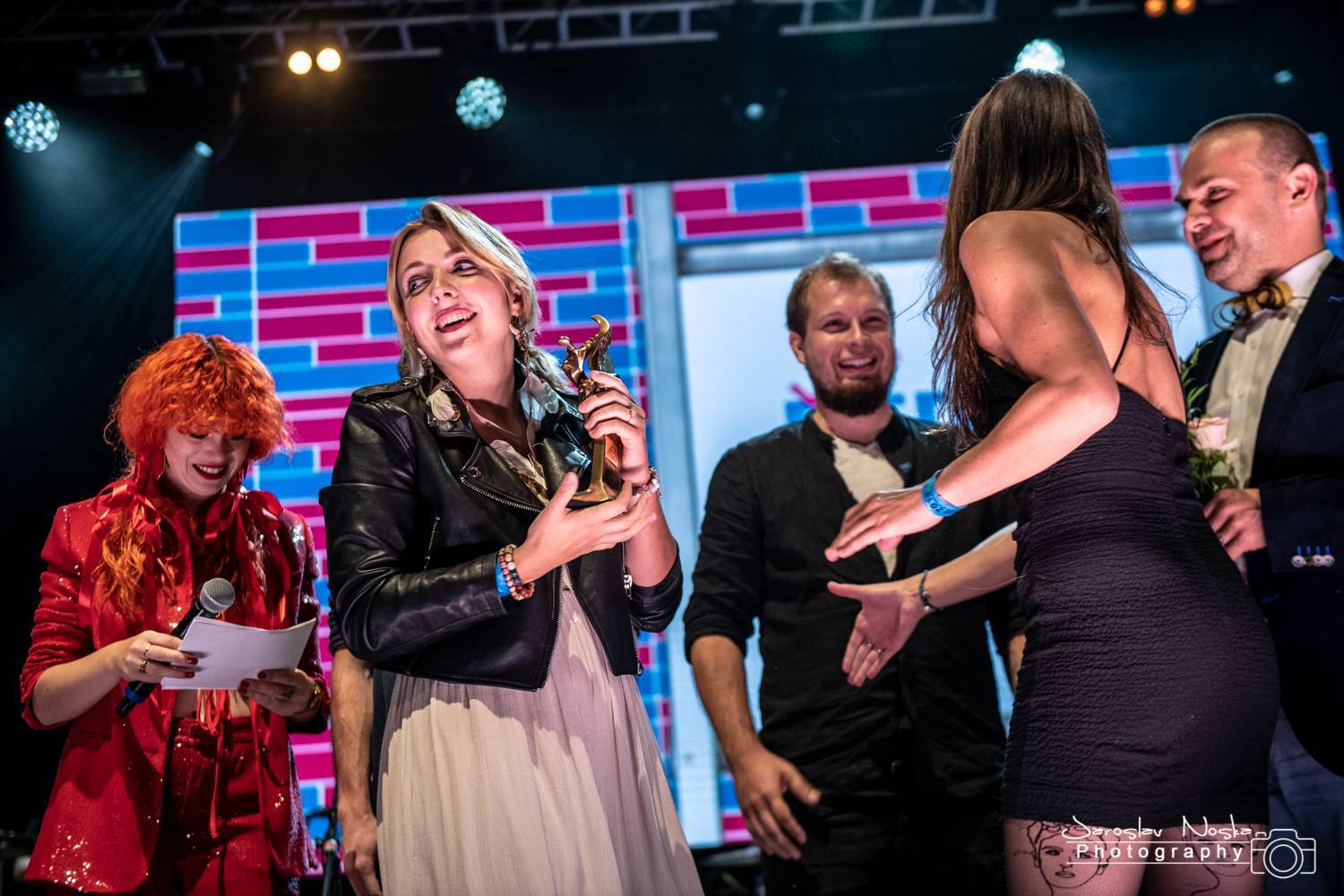 VIDEOROZHOVOR | Žofie Dařbujánová na Žebříku: „Marek Taclík jezdil na naše koncerty na koloběžce,