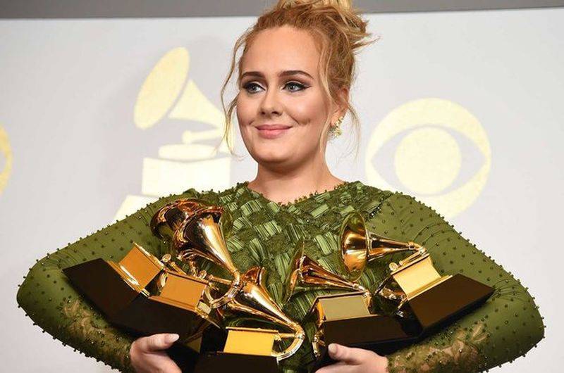 Adele se vrací na scénu, po šesti letech vydala nový singl