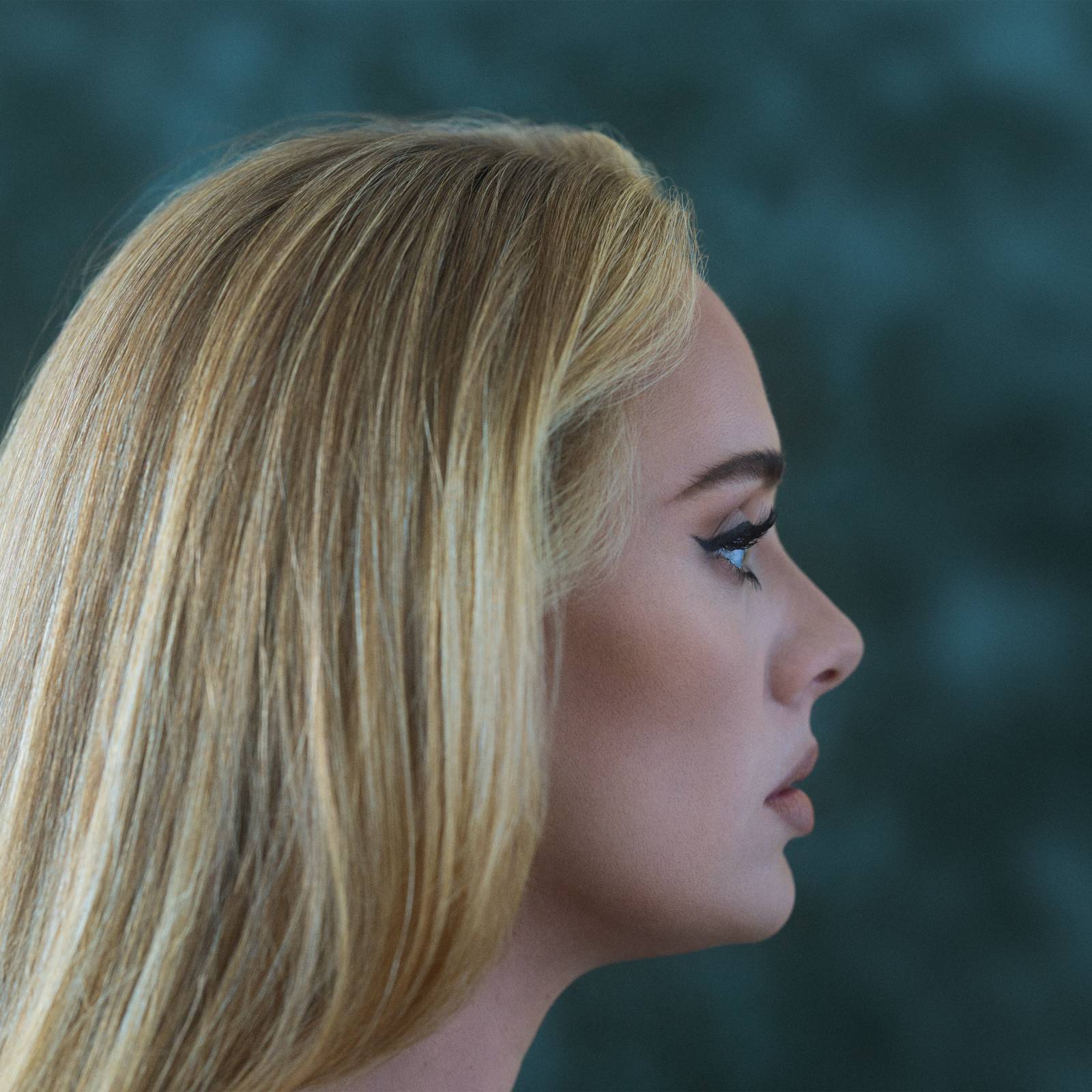 Adele láme s porozchodovým videoklipem rekordy a oznamuje nové album
