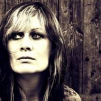 Zahynula hudebnice Andrea Meyer, stala se obětí norského lukostřelce