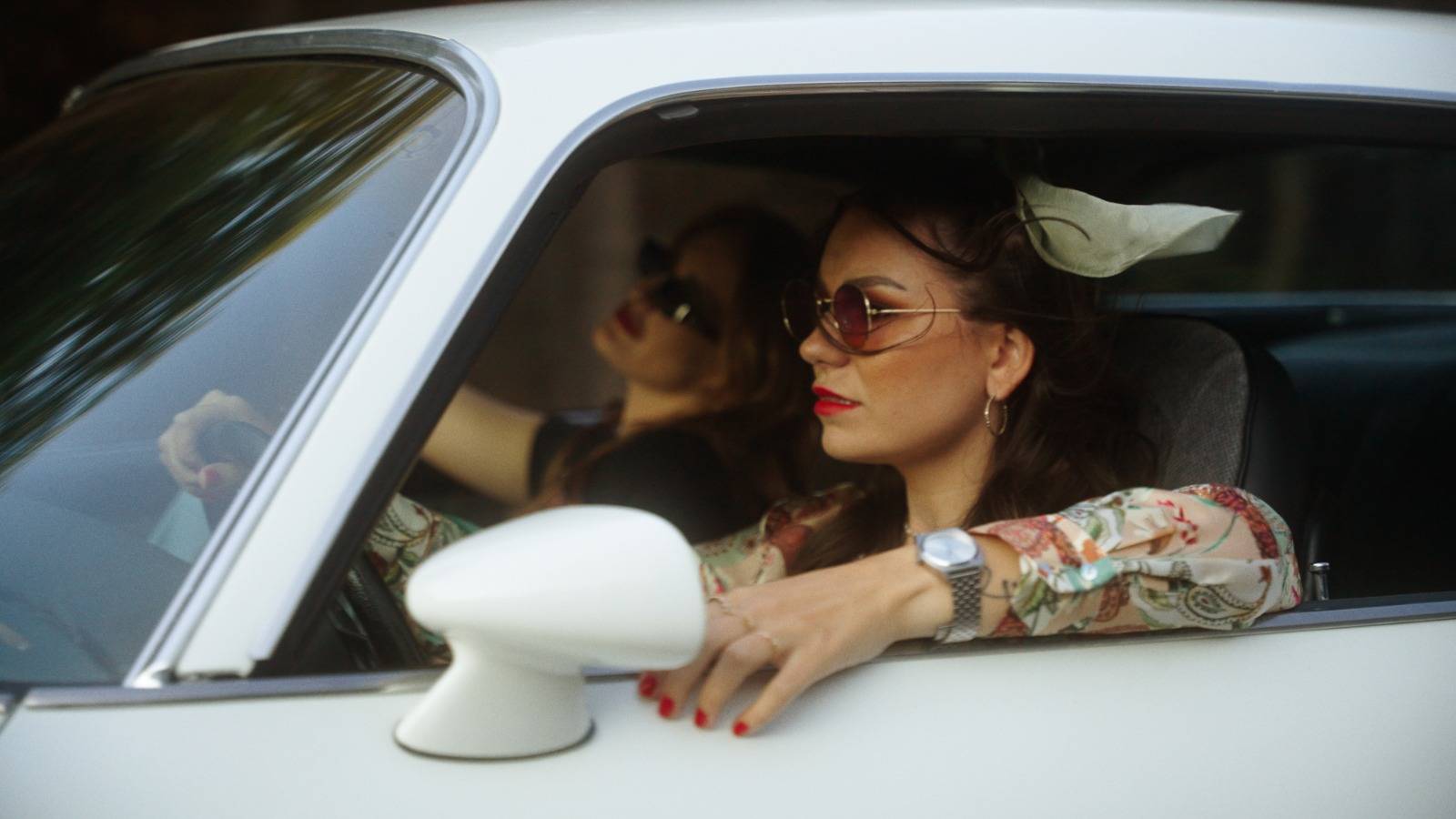 TOP 7 videoklipů týdne: Sebastien jdou s bičem proti lásce, Andie J poukazuje na rovnoprávnost žen a Andrea Šulcová hledá odpovědi