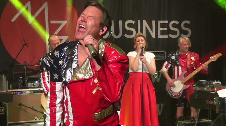 Monkey Business chystají trojkoncert, součástí bude beseda i křest sólovky Romana Holého