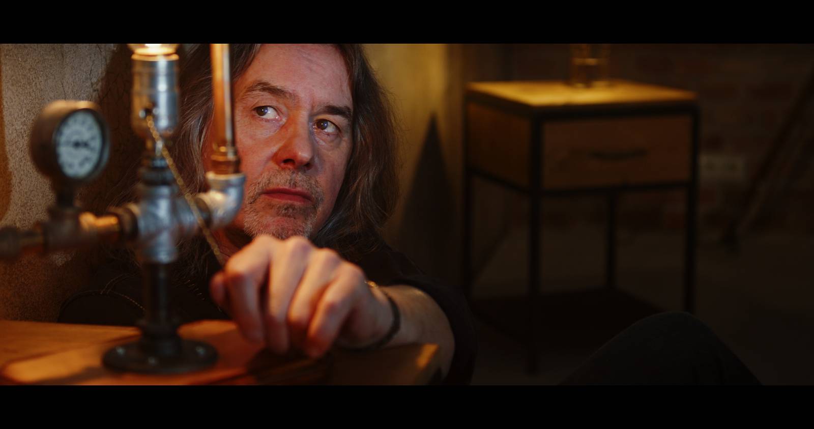 TOP 6 videoklipů týdne: Vojtěch Dyk leze na skálu, Cermaque s Lenkou Dusilovou vybízí k nákupu Nocleženek a Petr Soukup zpívá o své holce