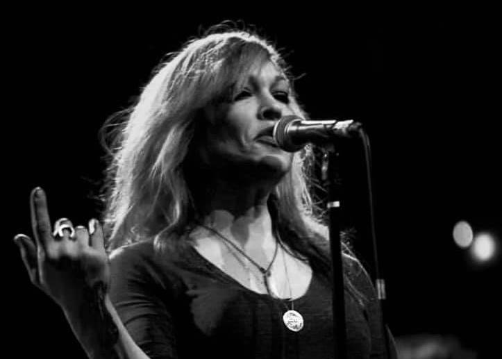 Zemřela Rachel Nagy, zpěvačka a pianistka kapely Detroit Cobras 