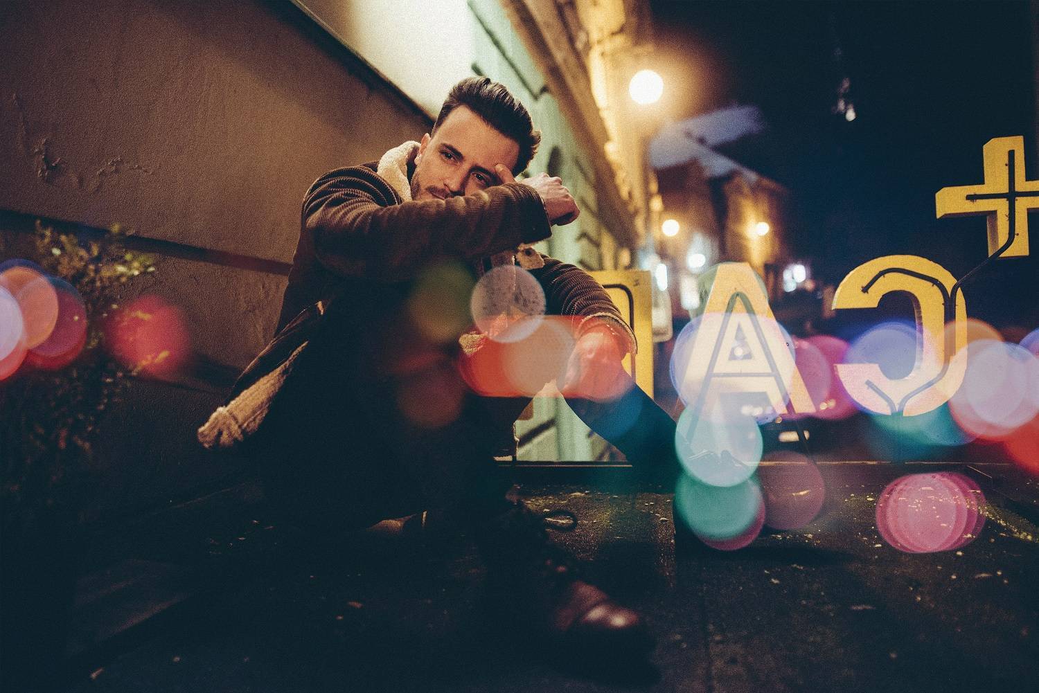 Příběh českého hitu: Lipo - Ležím v tvé blízkosti ft. Debbi