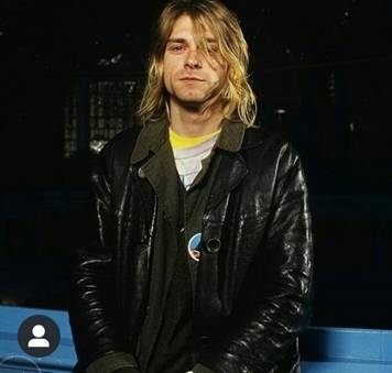 Kurt Cobain jako módní ikona. Mistr vrstvení, který se nebál ani dámských šatů