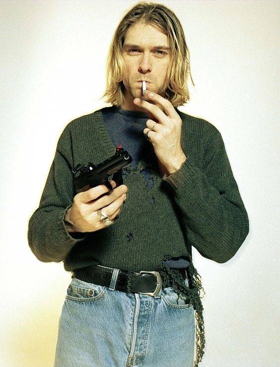 Kurt Cobain jako módní ikona. Mistr vrstvení, který se nebál ani dámských šatů