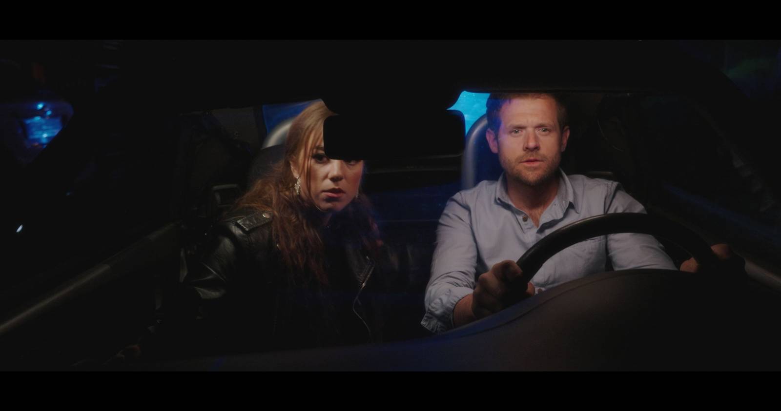 TOP 6 videoklipů týdne: Tomáš Klus si zazpíval s Veronikou Khek Kubařovou, Sebastien se zamýšlí nad sílou rodiny a Elly odkrývá citlivá témata