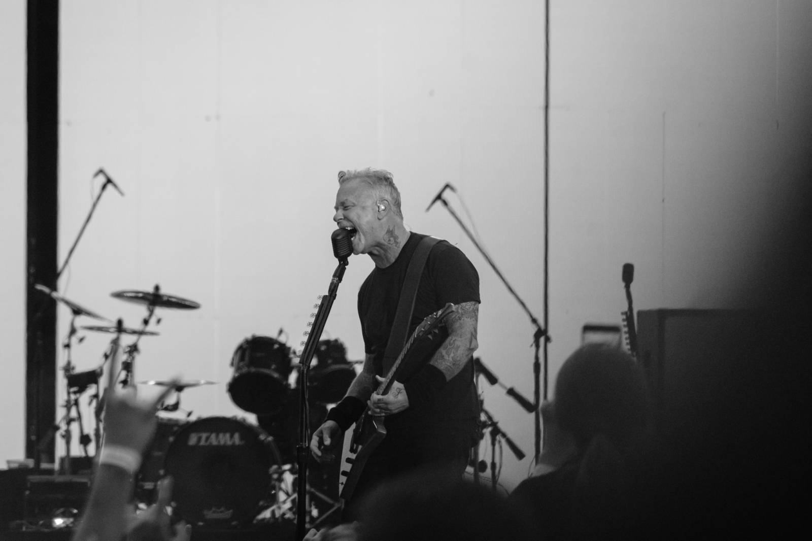 LIVE: Koncert Metalliky v pražských Letňanech se obešel bez Jožina z bažin a ukázal limity metalového monstra