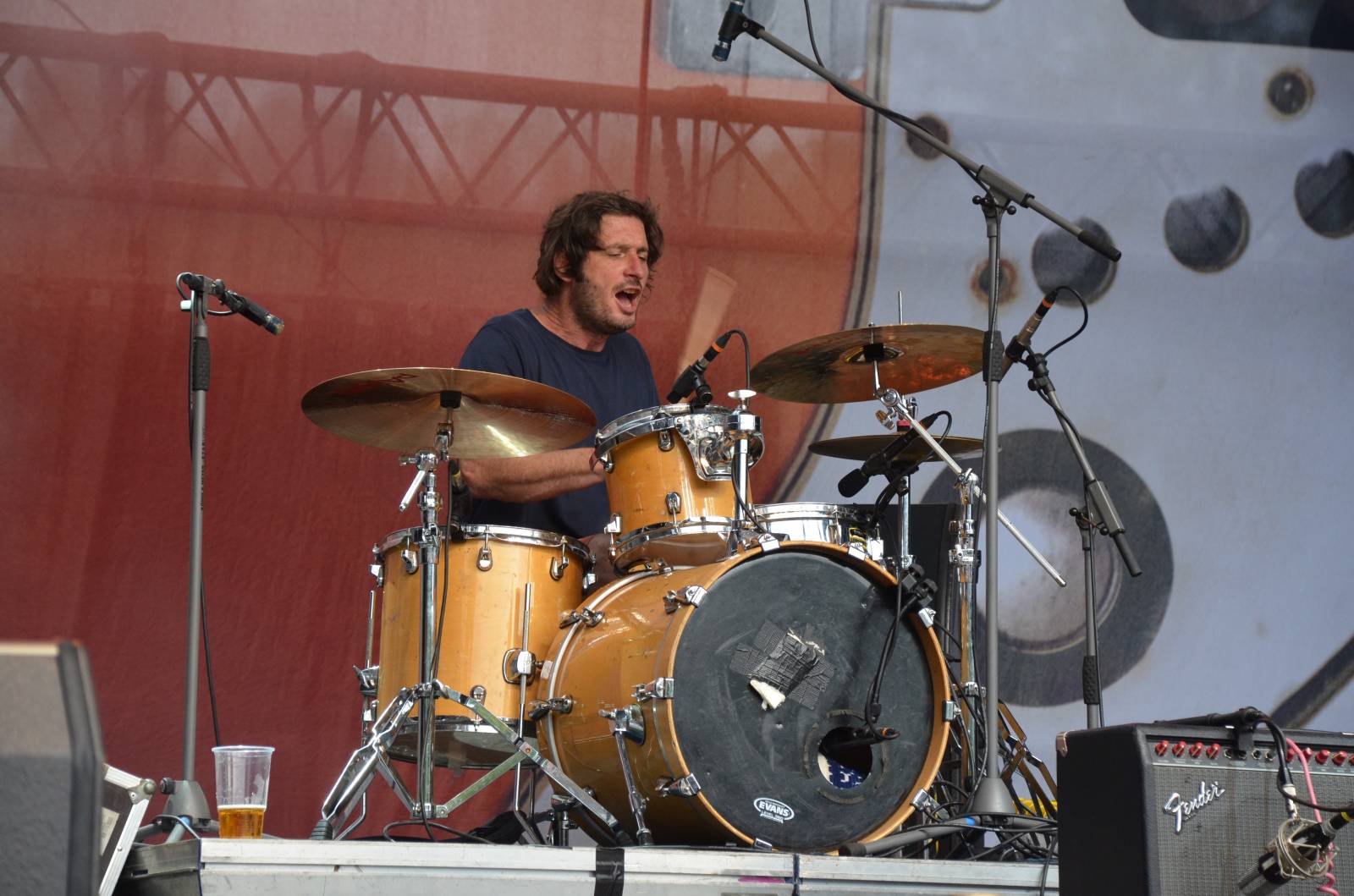 UDG a Vypsaná fiXa vytáhli na Hradech CZ na pódium fanoušky, Visací zámek odjížděl se spodním prádlem