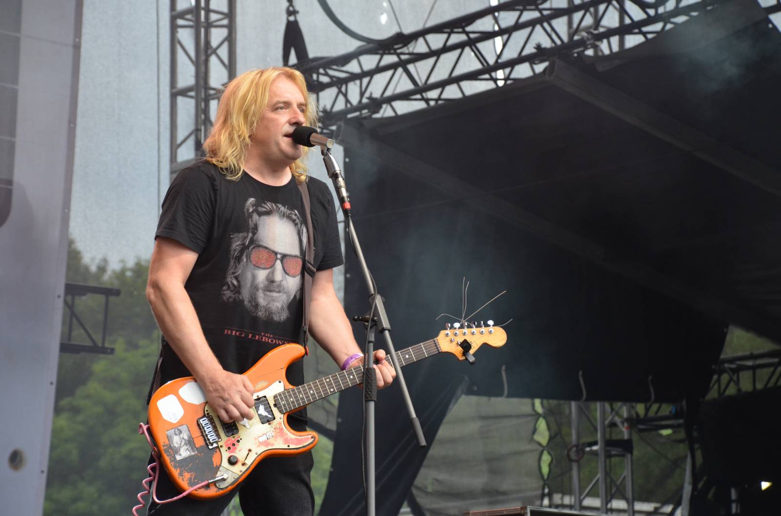 UDG a Vypsaná fiXa vytáhli na Hradech CZ na pódium fanoušky, Visací zámek odjížděl se spodním prádlem