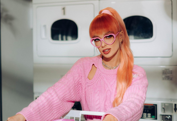 TOP 6 videoklipů týdne: Dymytry jako indiáni, Ben Cristovao v duetu s Monikou Bagárovou a Sima celá v růžové