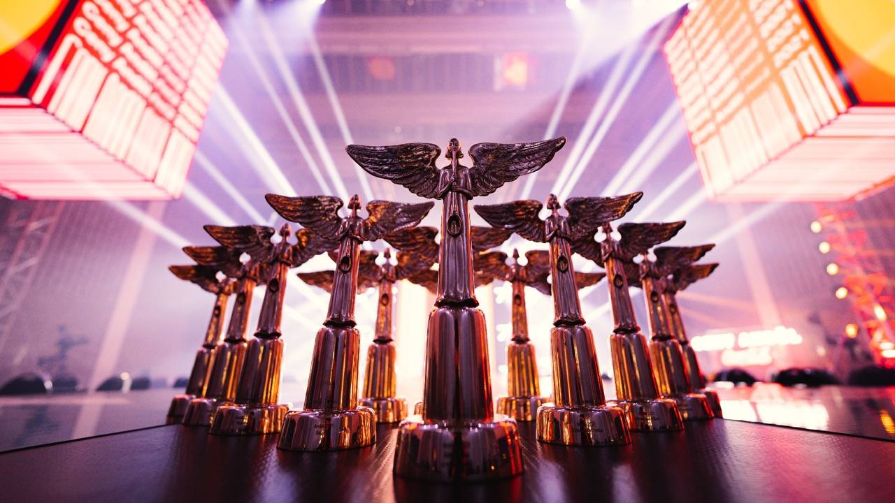 První kolo Cen Anděl ovládli Miro Žbirka a Calin. Šance na nominace mají i Vypsaná fiXa, Ewa Farna nebo Tata Bojs