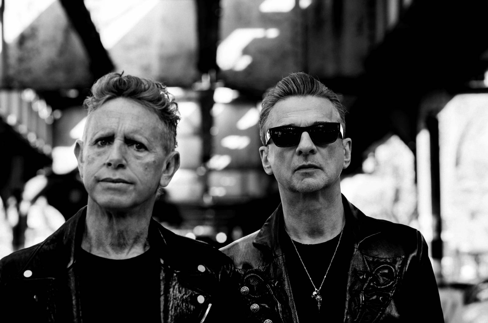 RECENZE: Depeche Mode truchlí, ale nepůsobí sklesle