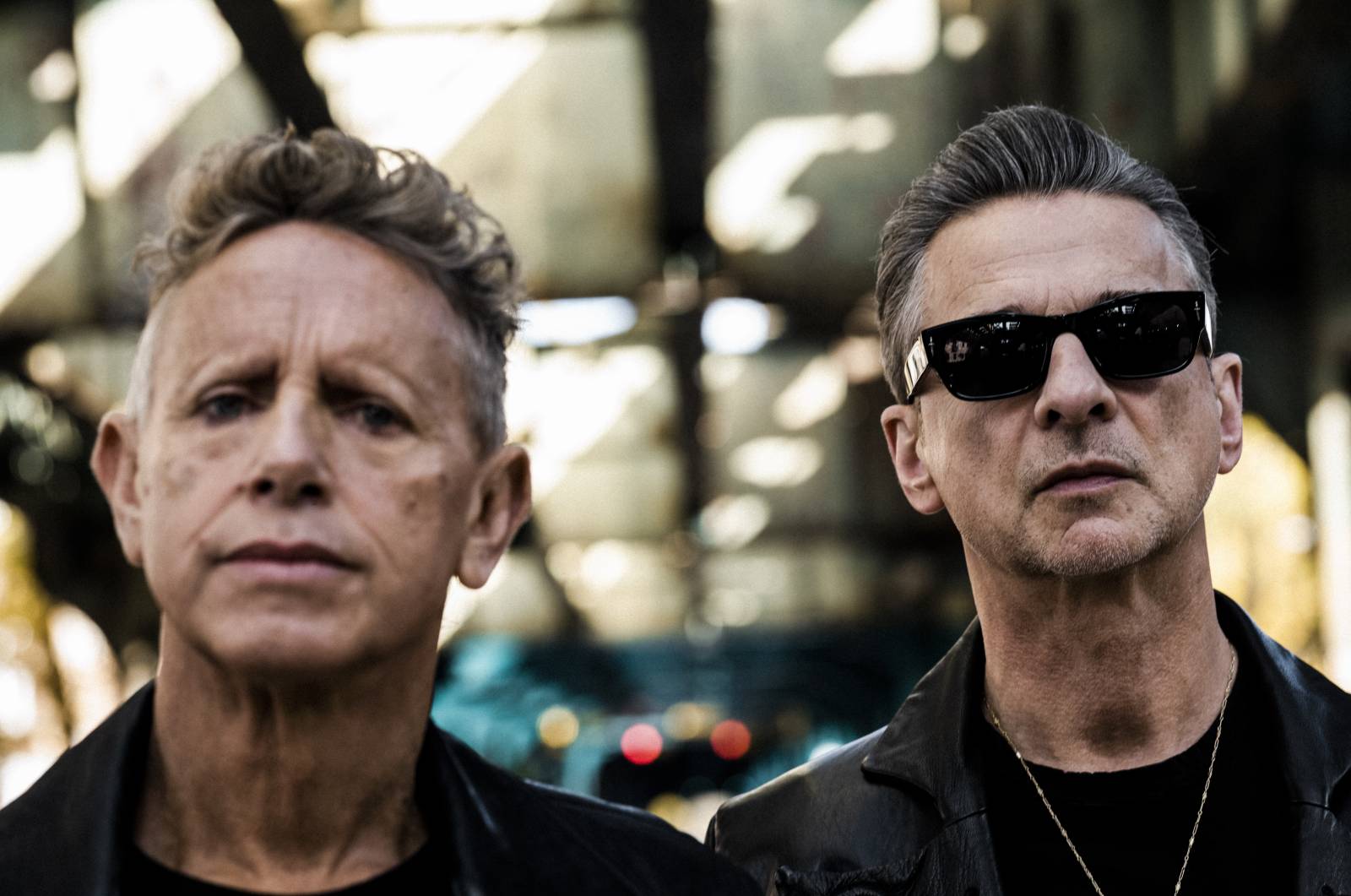 RECENZE: Depeche Mode truchlí, ale nepůsobí sklesle