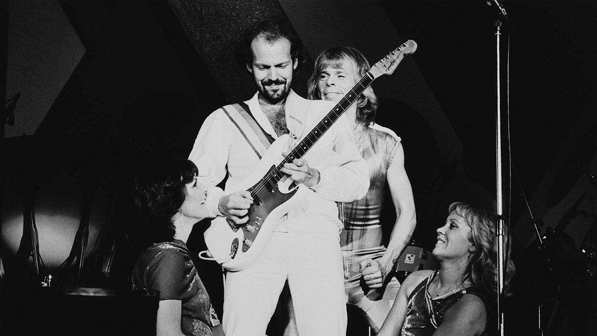 Zemřel Lasse Wellander, bývalý kytarista kapely ABBA