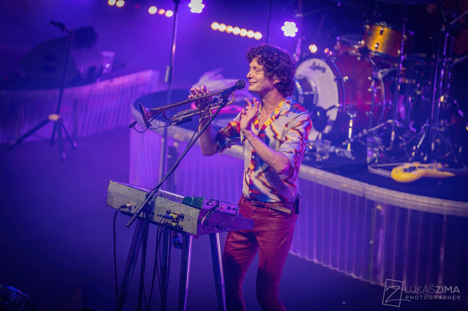 LIVE: Mig 21 představili strhující, hudebně-vizuální show, Jiřího Macháčka zasypaly kalhotky