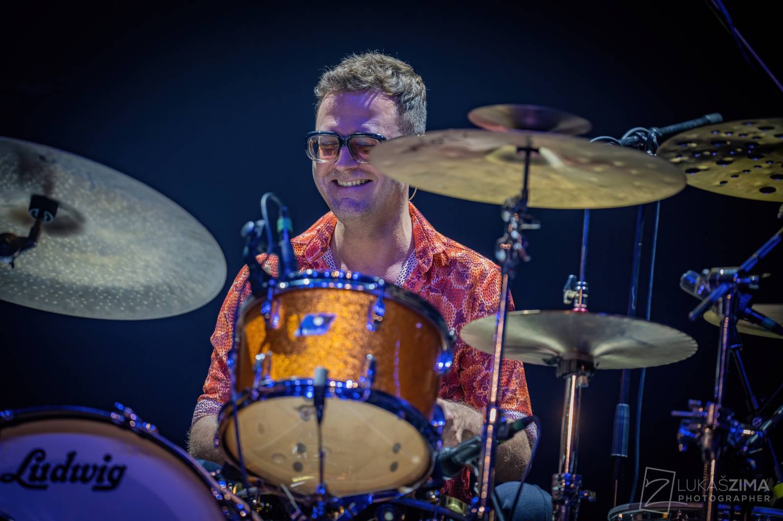 LIVE: Mig 21 představili strhující, hudebně-vizuální show, Jiřího Macháčka zasypaly kalhotky