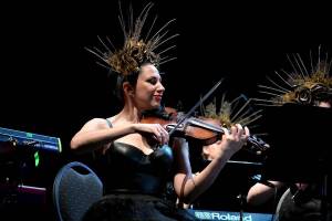 LIVE: Ukrajinský Queens Orchestra a David Koller zahráli na úvod festivalu Metronome