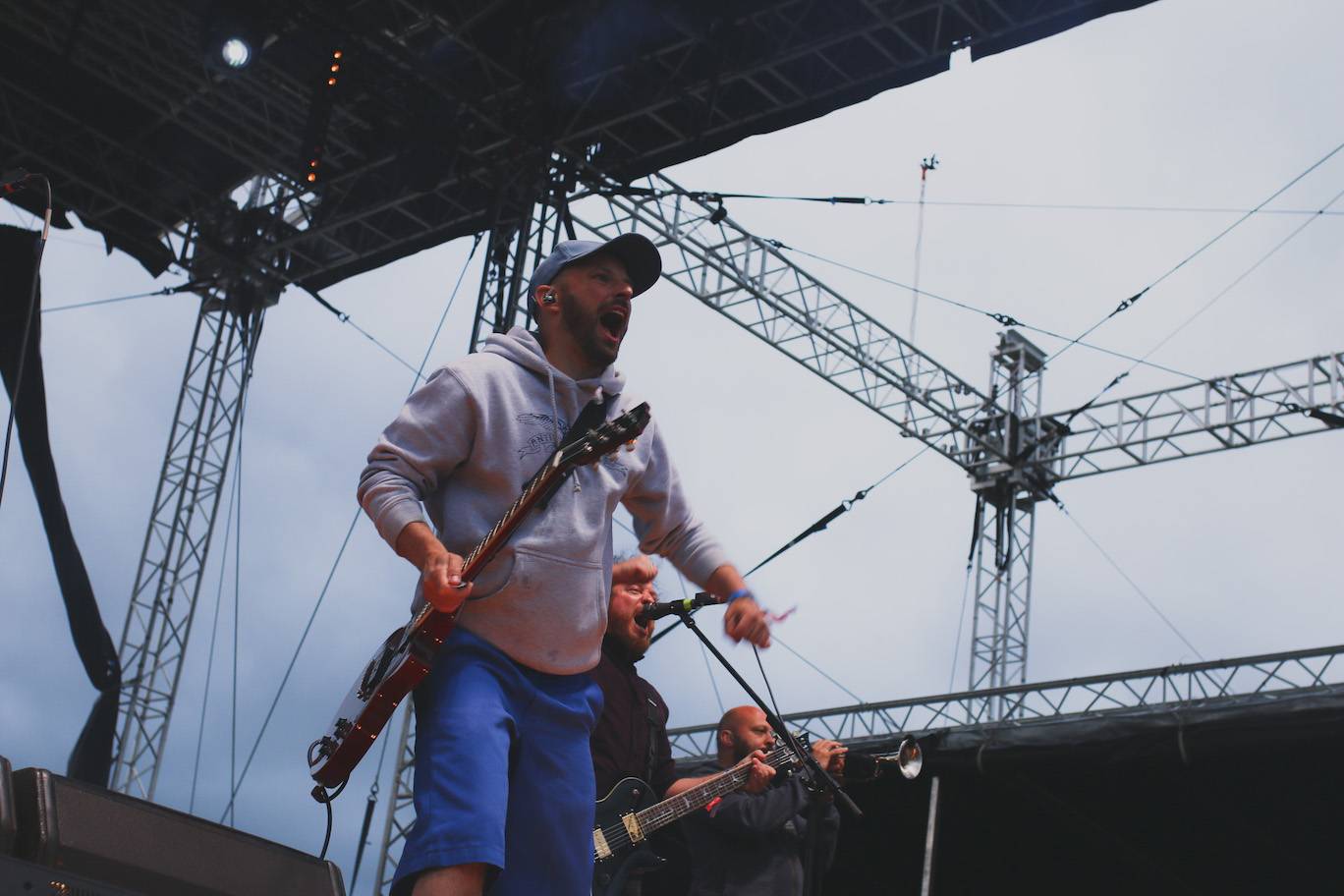 LIVE: Příznivci punku a ska zamířili do Tábora. Odstartoval festival Mighty Sounds