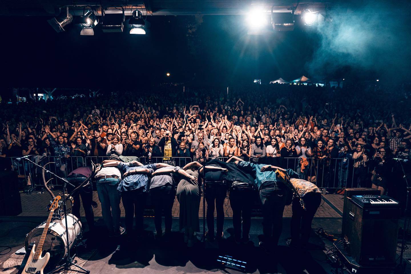 LIVE: Jelen rozbušil srdce Českého ráje. Pod Valečovem se protančila noc