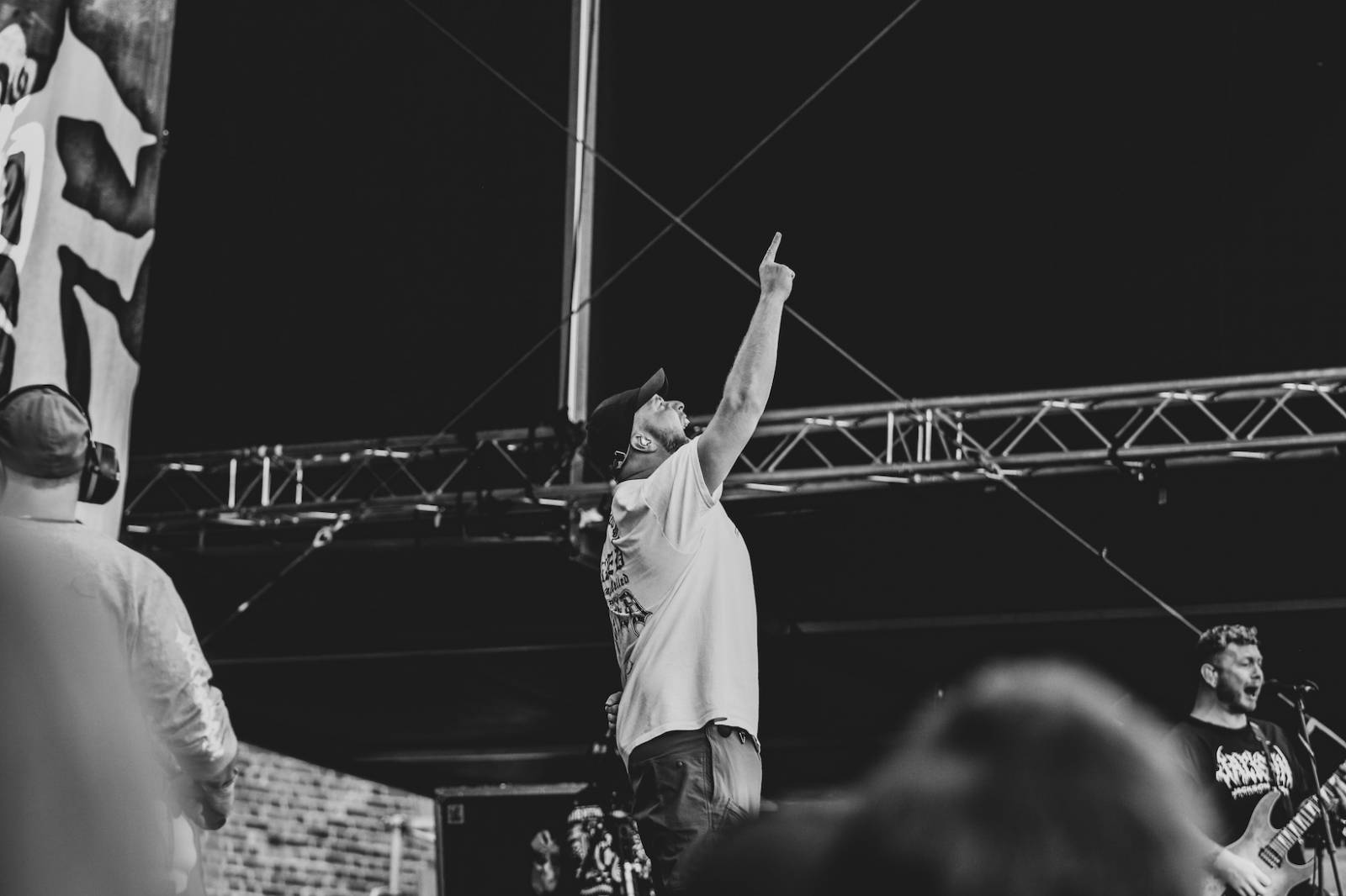 LIVE: Brutal Assault, den druhý: Metalový útok na Pevnost Josefov v podání Sepultury, Biohazardu i In Flames