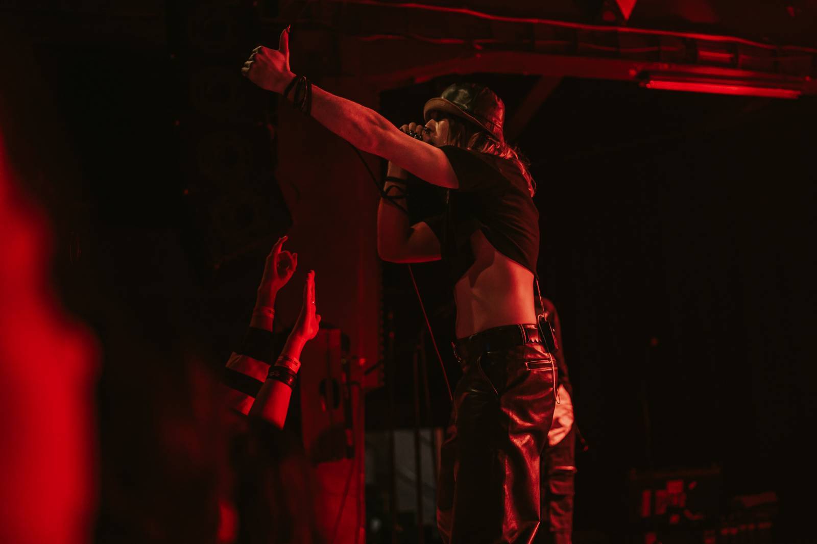 LIVE: S Neck Deep v pražském Meetfactory rozkvetl pop-punk!