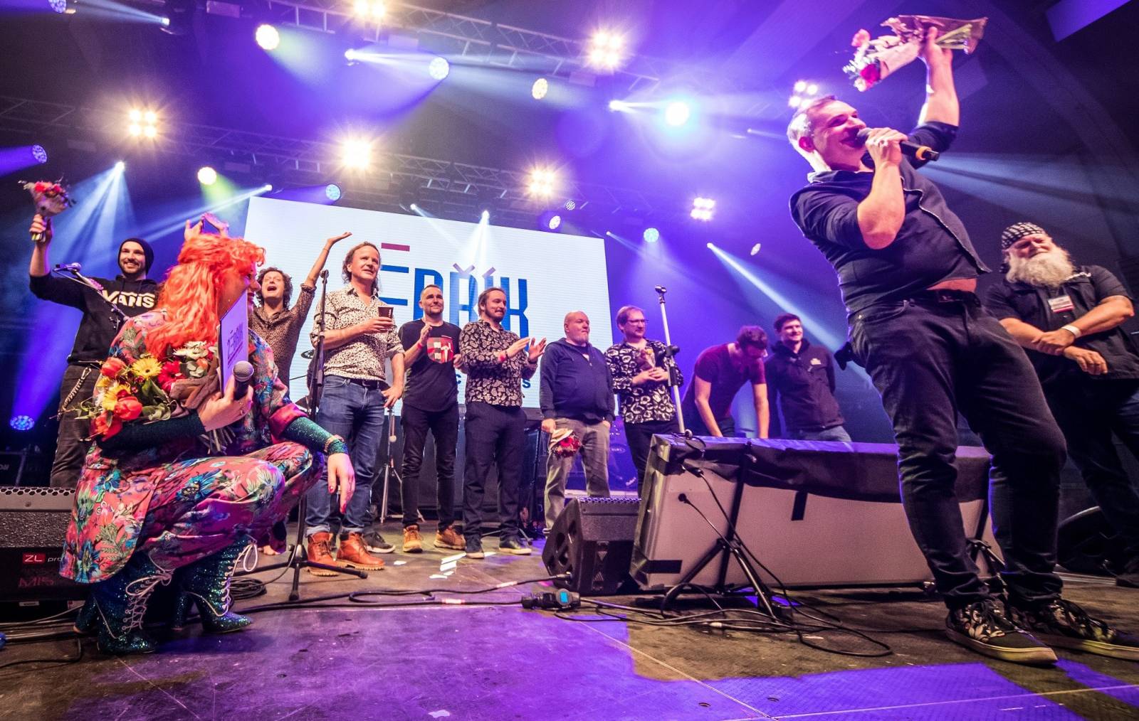 Žebřík číslo 32 odstartoval. Finále hudebních cen proběhne 5. dubna s Chinaski, Michalem Hrůzou i Jiřím Suchým