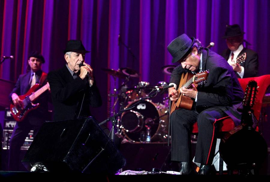 RETRO 2000 | LIVE: Pokorný Leonard Cohen si Prahu zcela podmanil