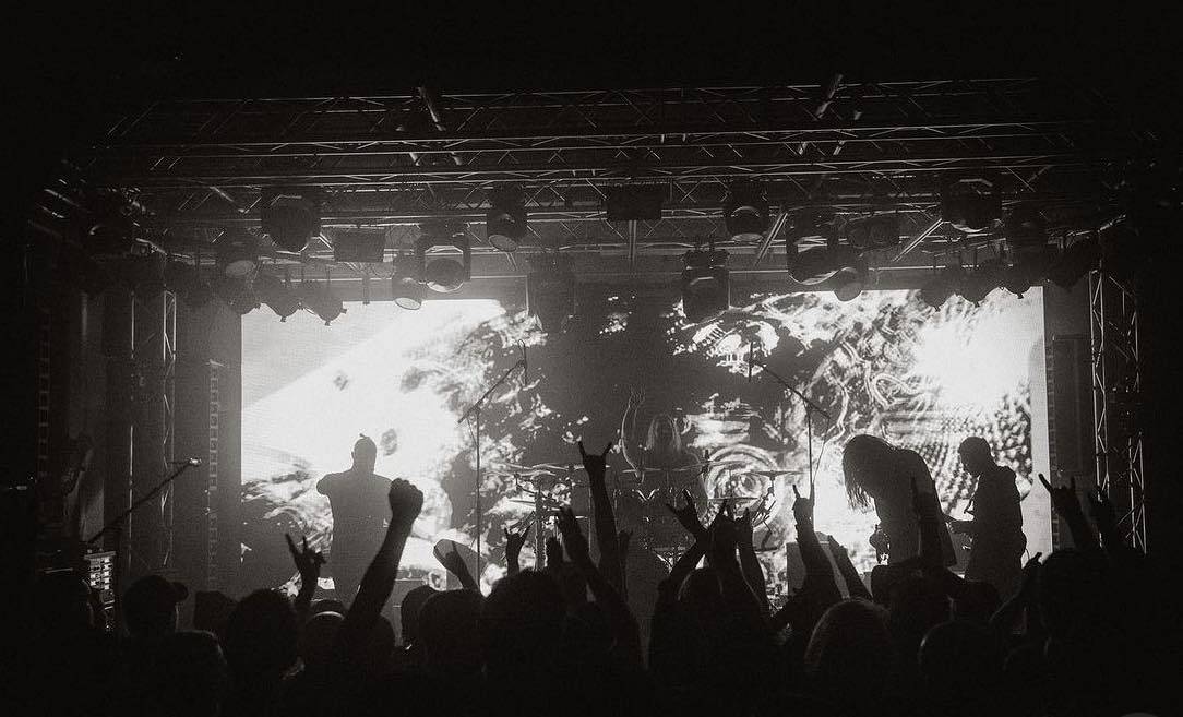 LIVE: Party with the devil s Attilou a metalová symfonie od Born of Osiris. The Angels & Villains Tour dorazilo do Prahy