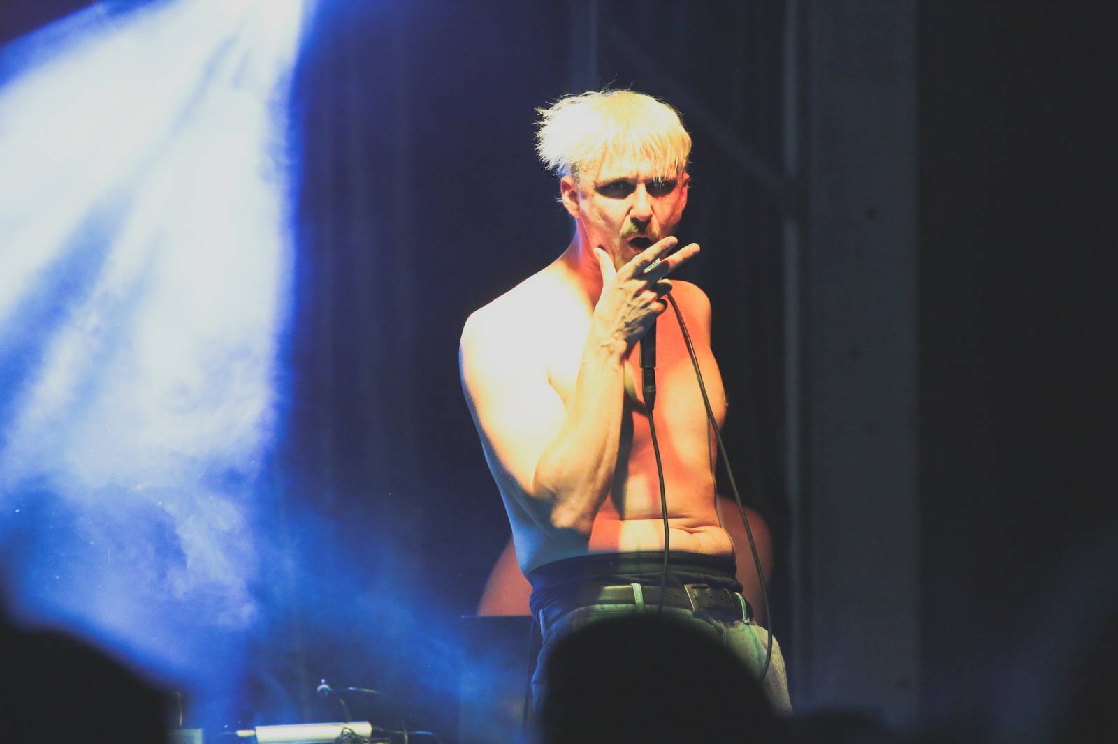 LIVE: Mighty Sounds má za sebou druhý den. Přivezl legendární Bad Religion, kreativní The Hives a toaletní smršť s Gutalax