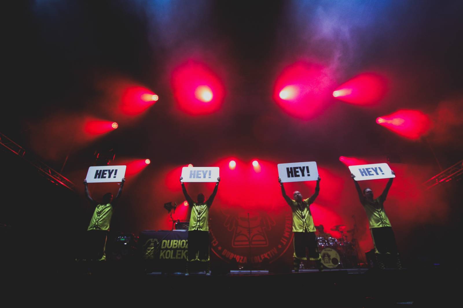 LIVE: Finále Mighty Sounds. Tancovačky s Dubioza Kolektiv a The Rumjacks a totální peklo s Get the Shot