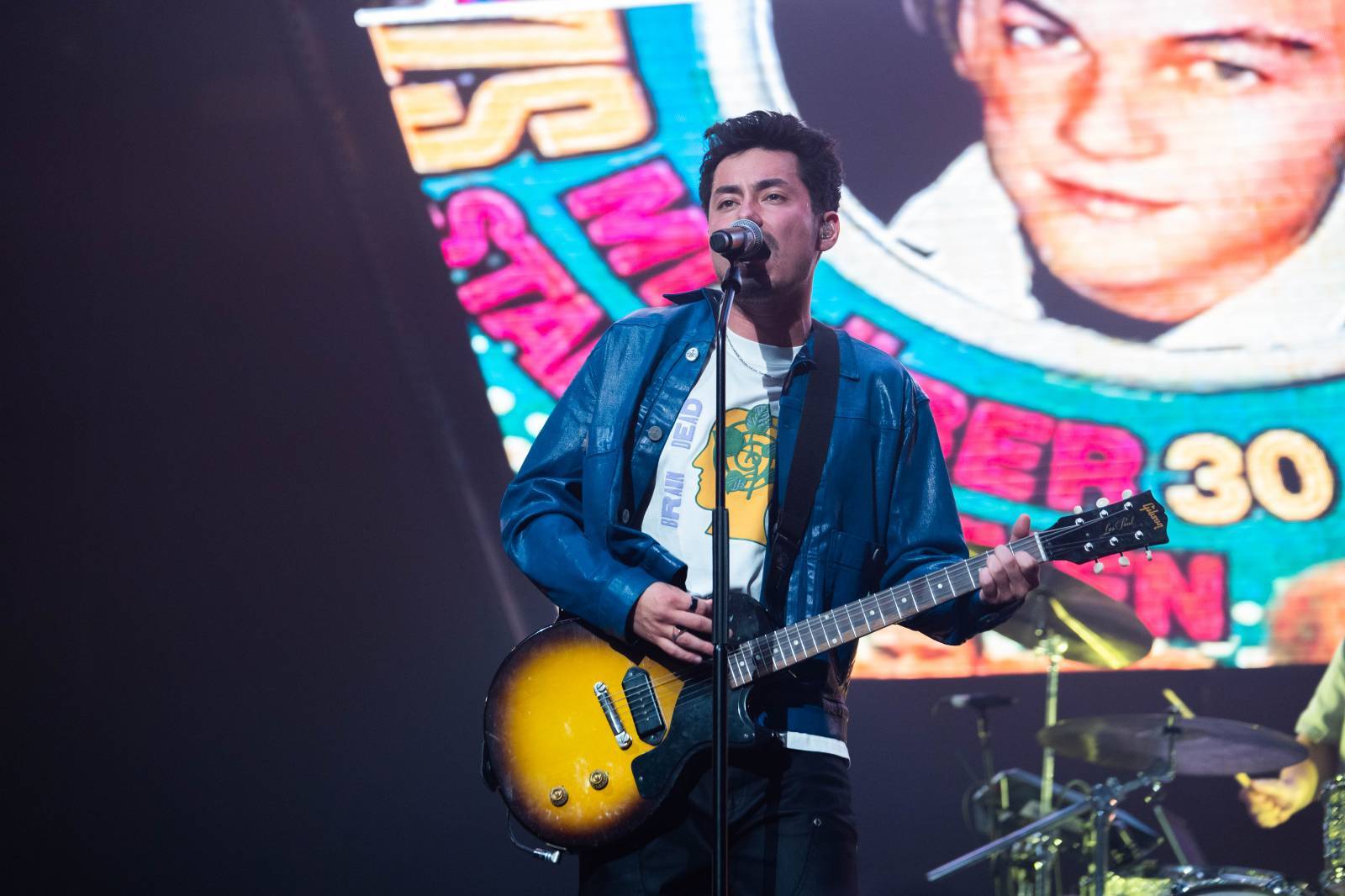 Mirai Navrátil leží po akutní operaci v nemocnici, kapela ruší koncert v Liberci